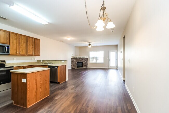 Building Photo - 10926 Slalom Hill Rd