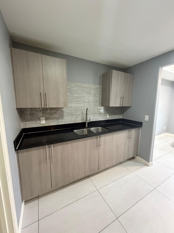 Building Photo - 1421 W Harrison Ave