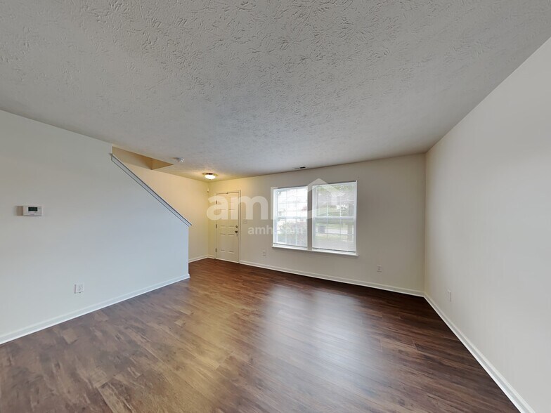 Building Photo - 6154 N Woodhaven Dr