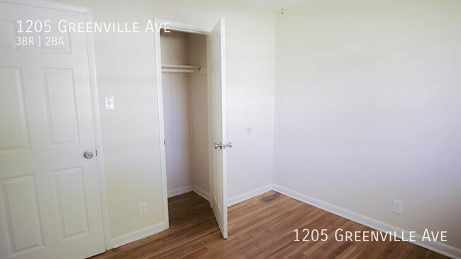 Building Photo - HUGE 3BD near VCU!