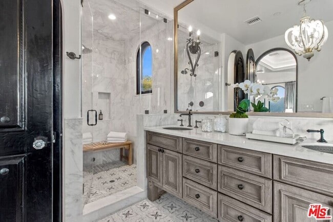 Building Photo - 16866 Charmel Ln