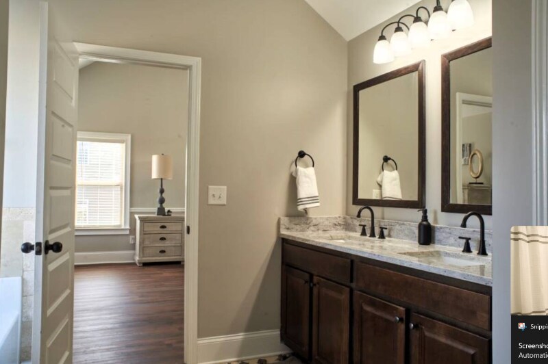 Building Photo - 718 Porter Ln