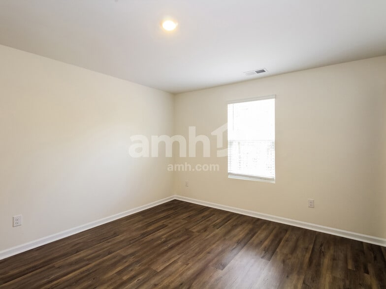 Building Photo - 1393 John Swann St