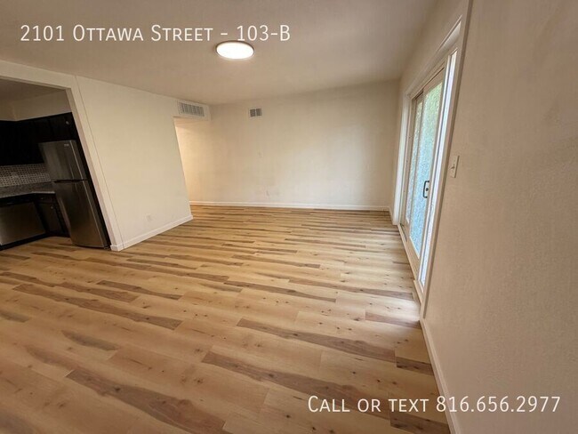 Building Photo - 2101 Ottawa St