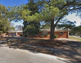 Building Photo - 411 Rose Ln