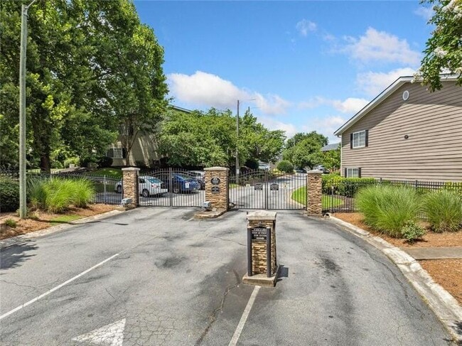 Building Photo - 1468 Briarwood Rd NE