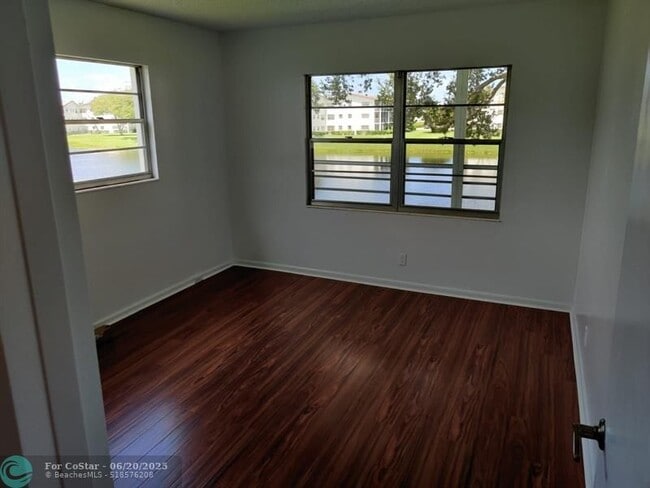Building Photo - 103 Fanshaw C