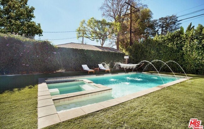 Building Photo - 4607 Willowcrest Ave