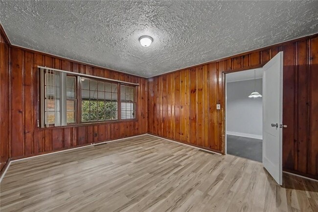 Building Photo - 725 Matilda Pl NW