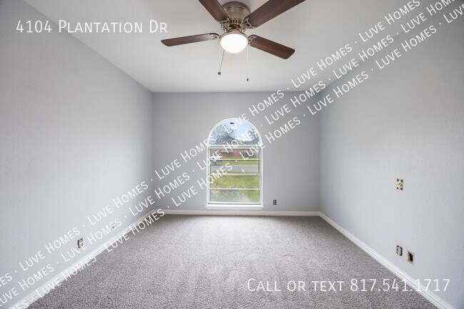 Building Photo - 4104 Plantation Dr