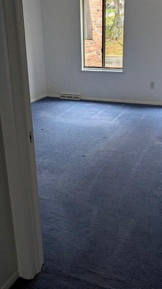Building Photo - 38 Chestnut Hls