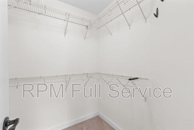 Building Photo - 537 Eastboro Dr