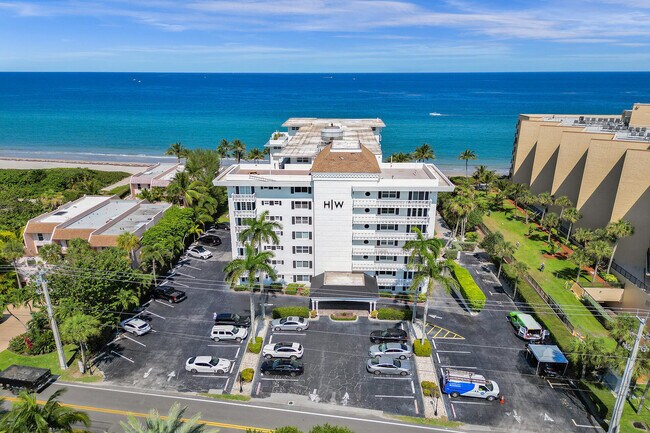 Building Photo - 1021 Hillsboro Mile