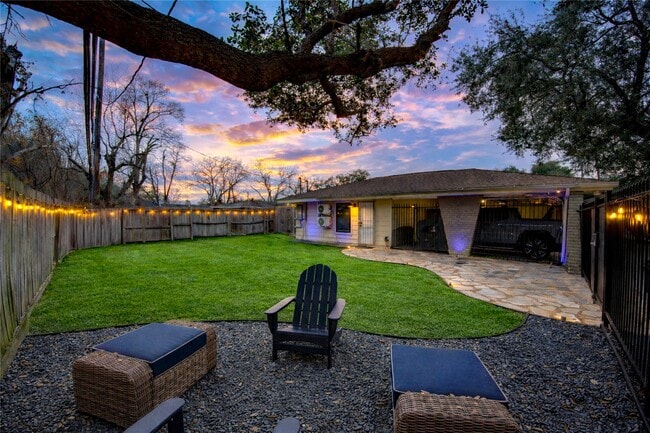 Building Photo - 3201 Westridge St