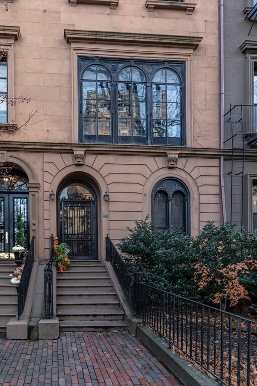 Building Photo - 107 Beacon St