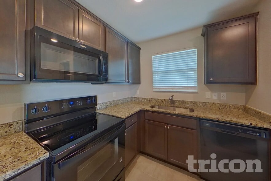Building Photo - 77063 Crosscut Wy