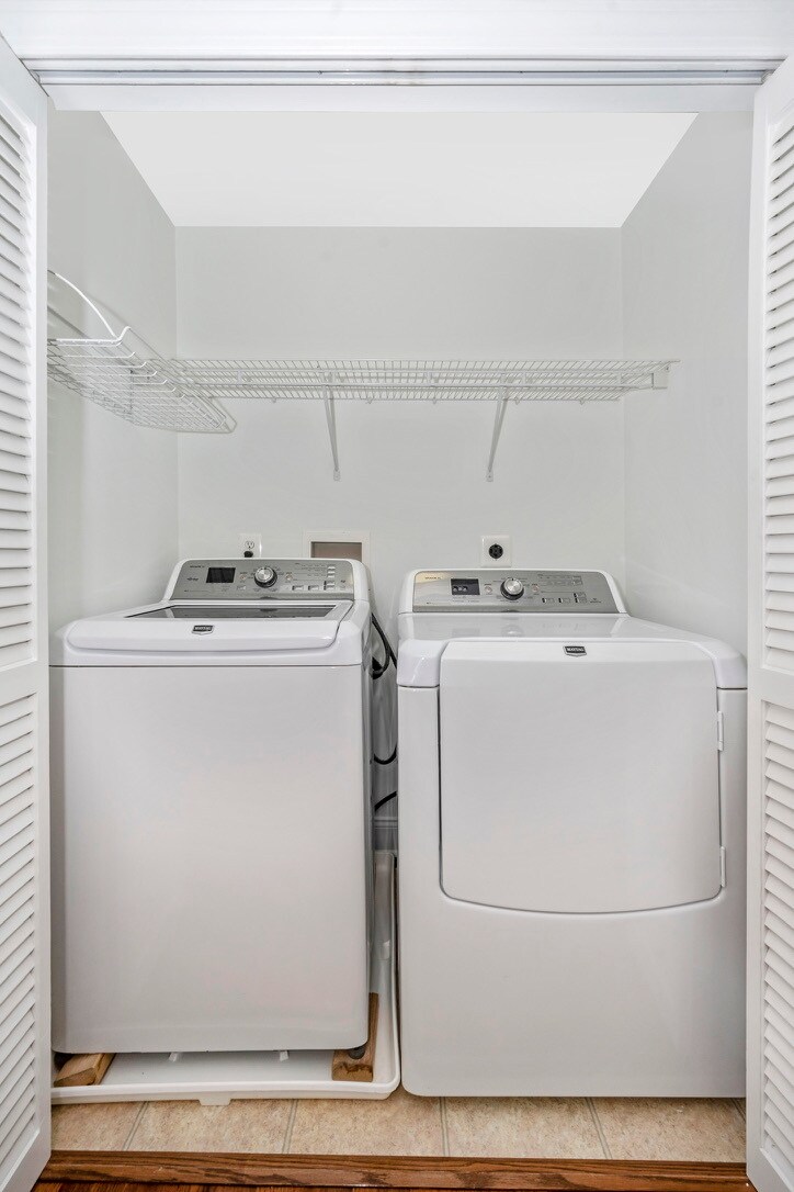 Washer Dryer - 22130 Fair Garden Ln