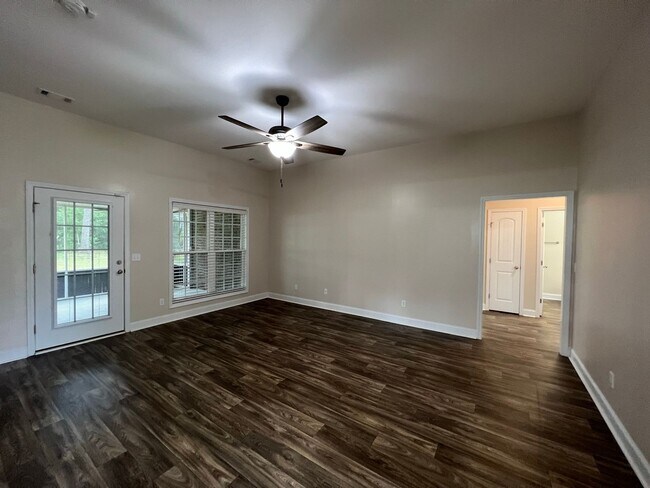Building Photo - 407 Tradewind Trl