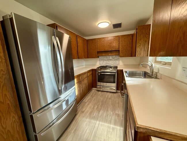 Building Photo - Charming 4-Bedroom Rental in the Heart of Downtown Bothell!