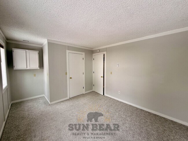Building Photo - 1 Bedroom plus Loft - 2 blocks from Incline Beach!