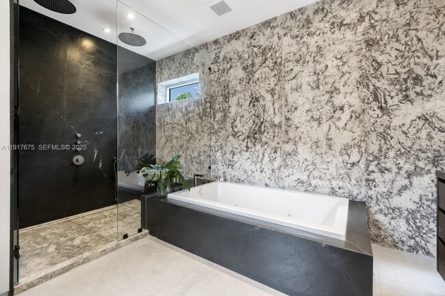 Building Photo - 1379 N Venetian Way