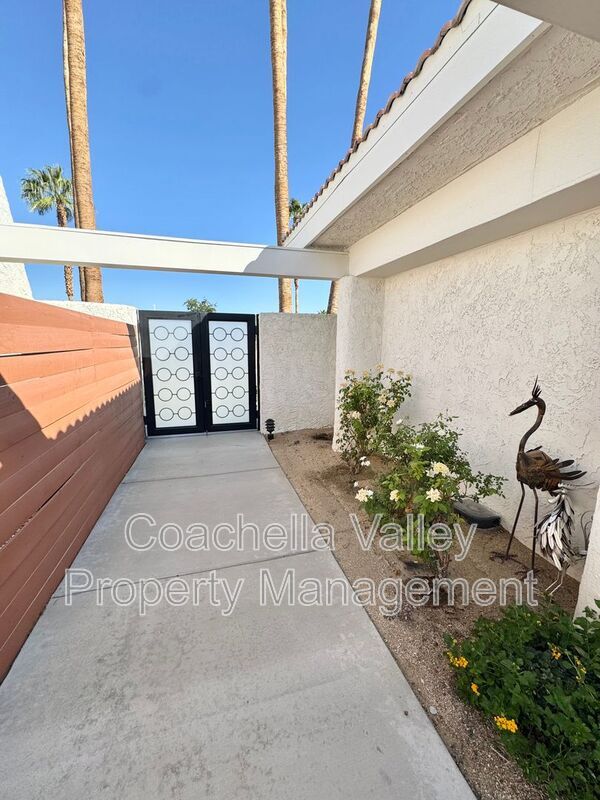 Building Photo - 73525 Shadow Mountain Dr