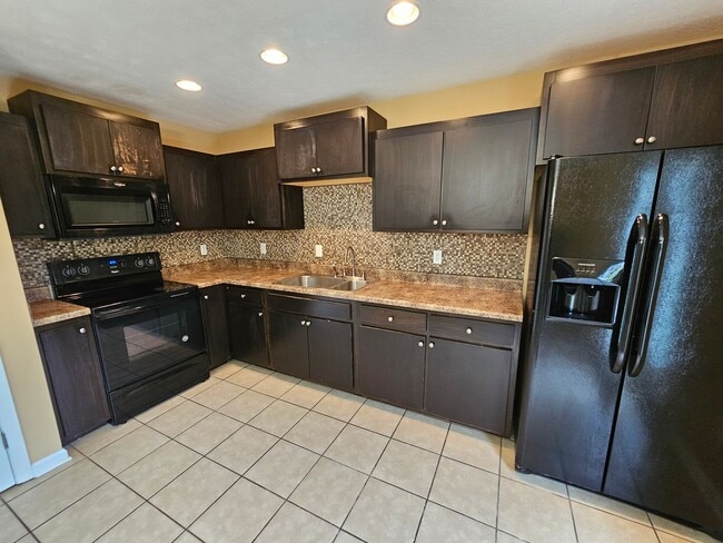 Building Photo - COMING SOON....Beautiful Home near Historic Downtown Tullahoma!
