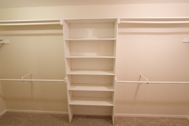 Building Photo - 9526 Val Verde St