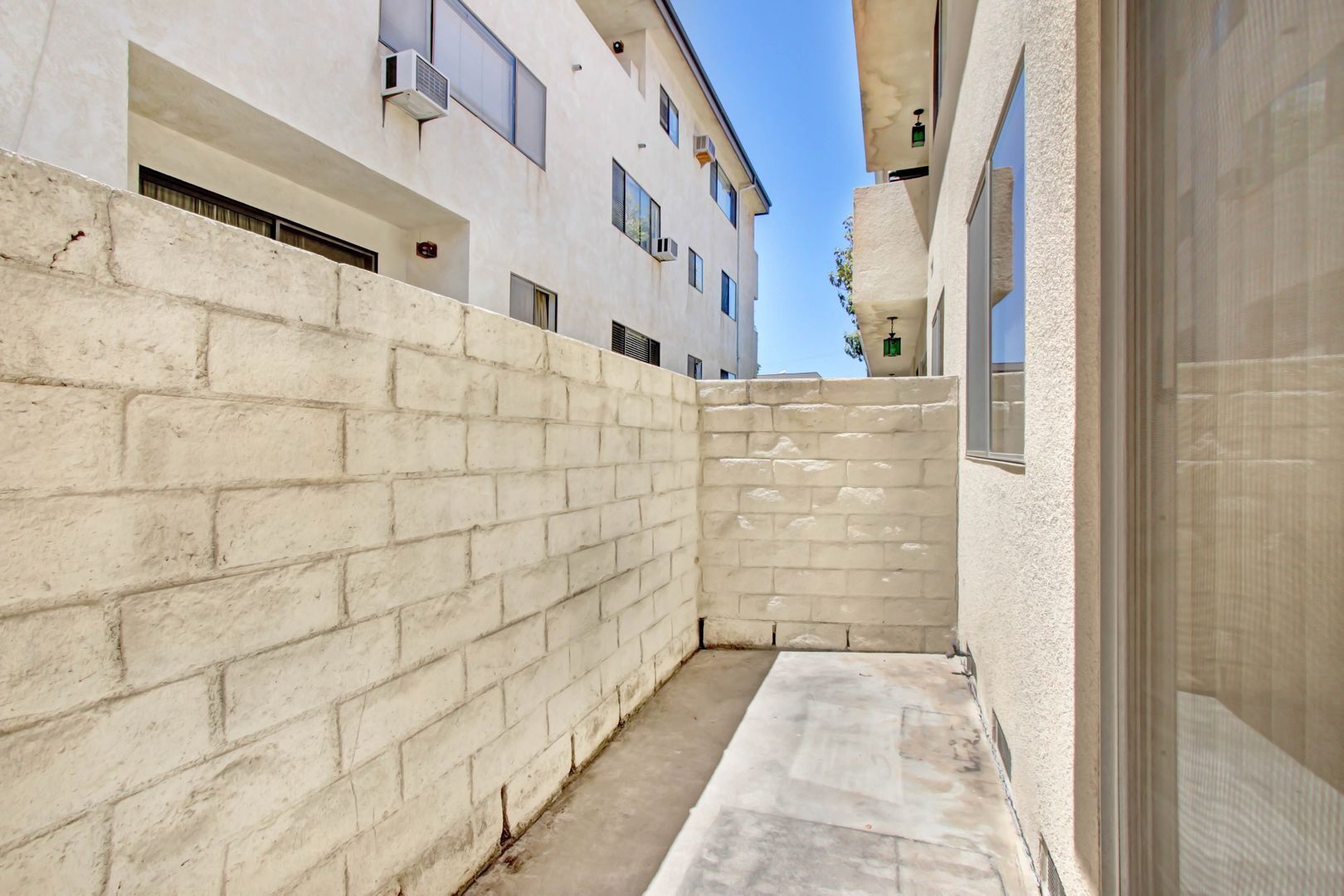 Building Photo - 1234 Wellesley Ave