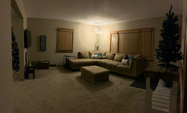 Building Photo - Uptown Duplex for Rent – Heart of The Wedge, Minneapolis