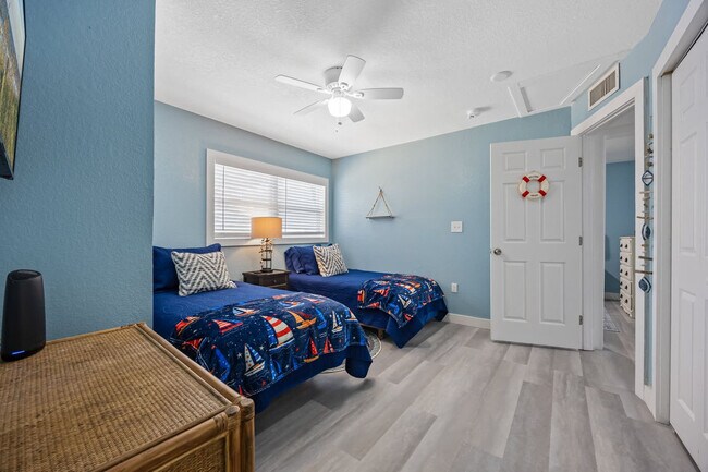 Building Photo - 224 E Grant Ave