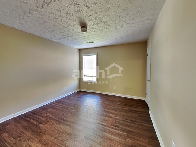 Building Photo - 6165 Ambercrest Ct