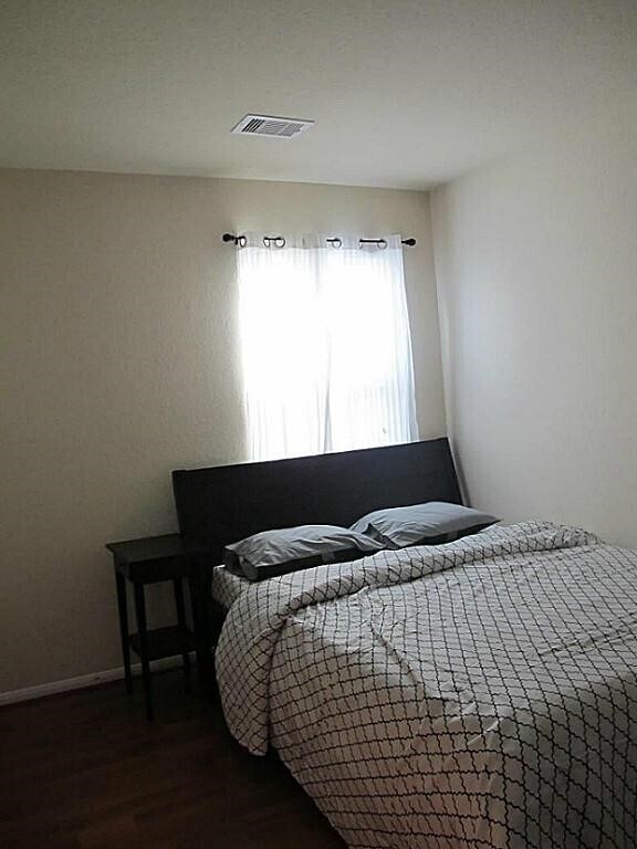 Building Photo - 3006 Thicket Path Way