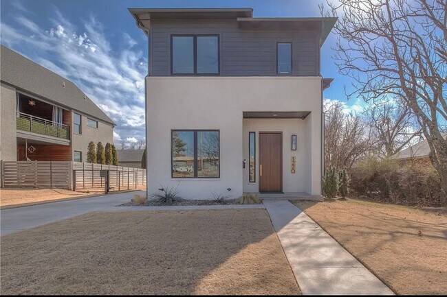 Building Photo - Downtown Okc' s finest!   Sophisticated, C...