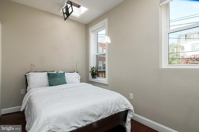 Building Photo - 2030 Flagler Pl NW