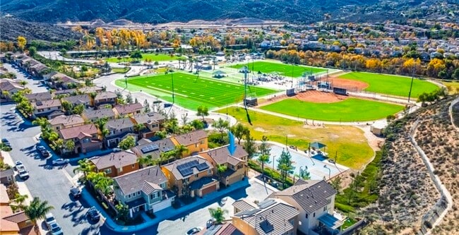 Building Photo - 34213 Parkside Dr