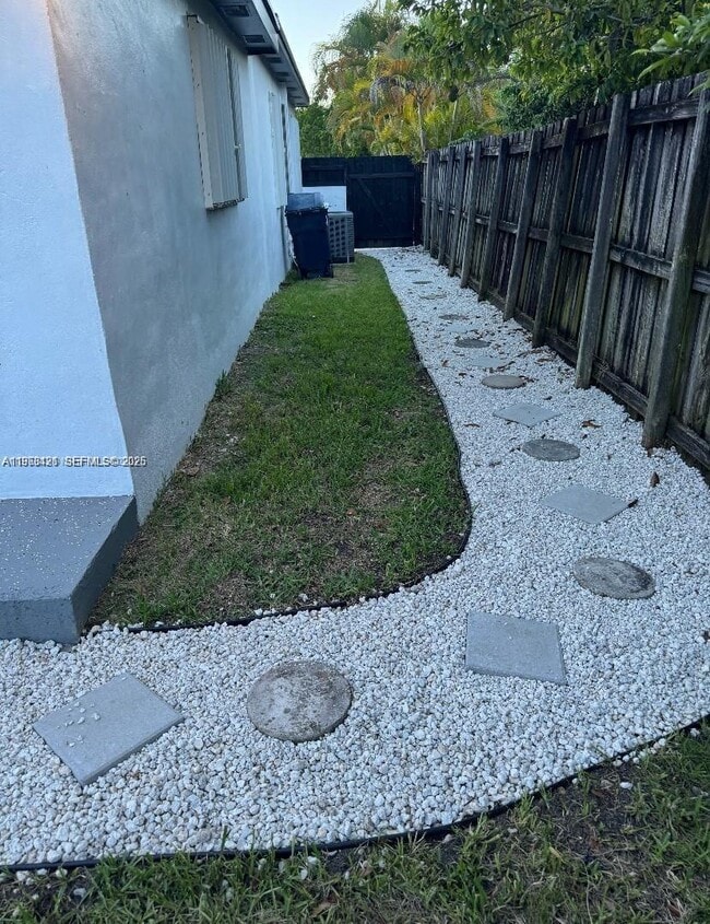 Building Photo - 7390 SW 30th Terrace