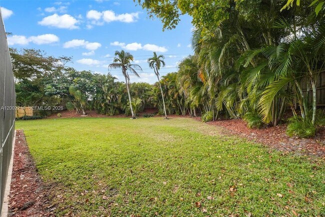 Building Photo - 6975 Bianchini Cir