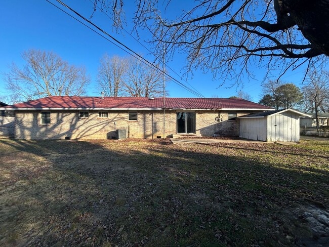 Building Photo - 3-Bedroom, 2-Bath Home in Prime Location!