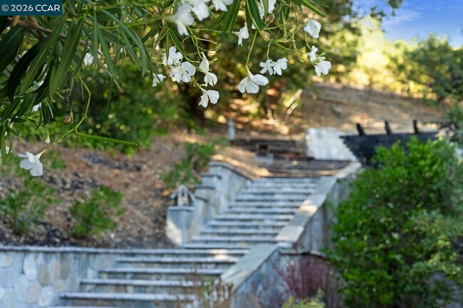 Building Photo - 3898 Happy Valley Rd