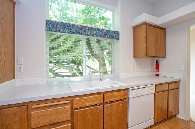 Building Photo - 3-Bedroom Gig Harbor Retreat with Private Setting and Modern Comforts