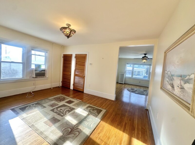 Building Photo - 986 Ash St