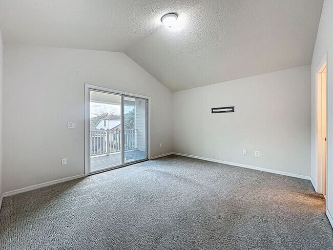 Building Photo - Spacious Townhome for Rent in Tapestry