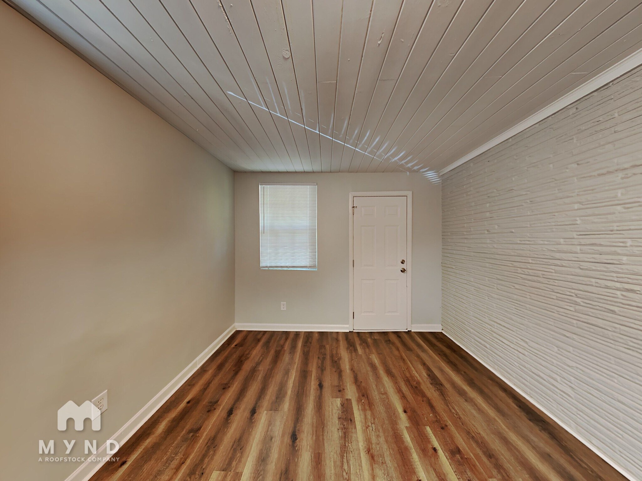 Building Photo - 1348 David Cir