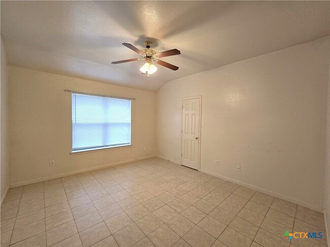 Building Photo - 1411 Nicholas Cir