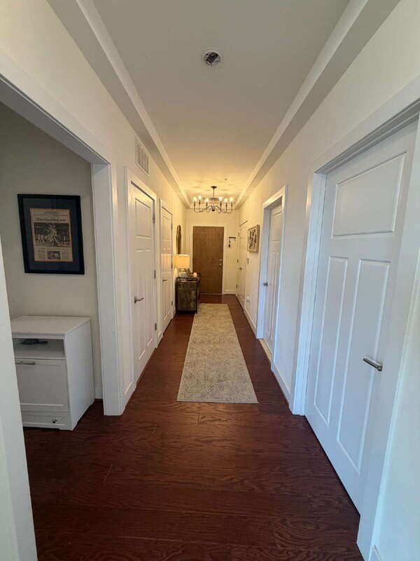 Building Photo - 1107 S Walter Reed Dr