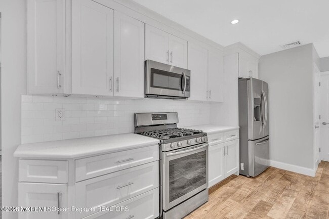 Building Photo - 2253 Llewellyn Pkwy