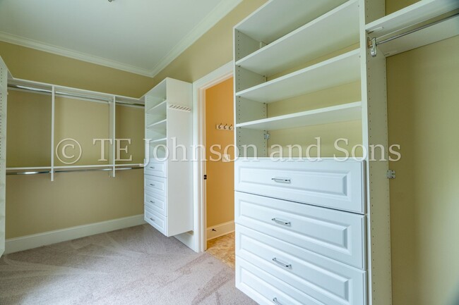Building Photo - Luxury Living in Lewisville
