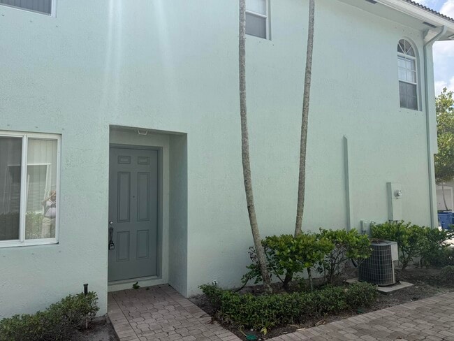 Building Photo - 3251 Laurel Ridge Cir