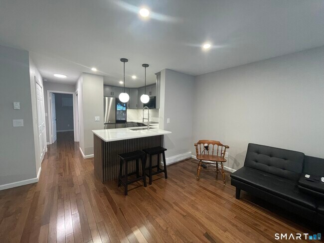 Building Photo - 31 Willow Springs